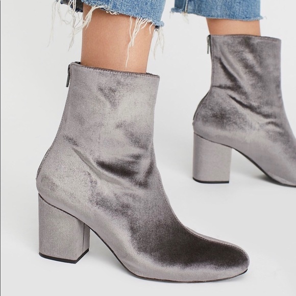 FREE PEOPLE VELVET ANKLE BOOTS - Picture 2 of 6